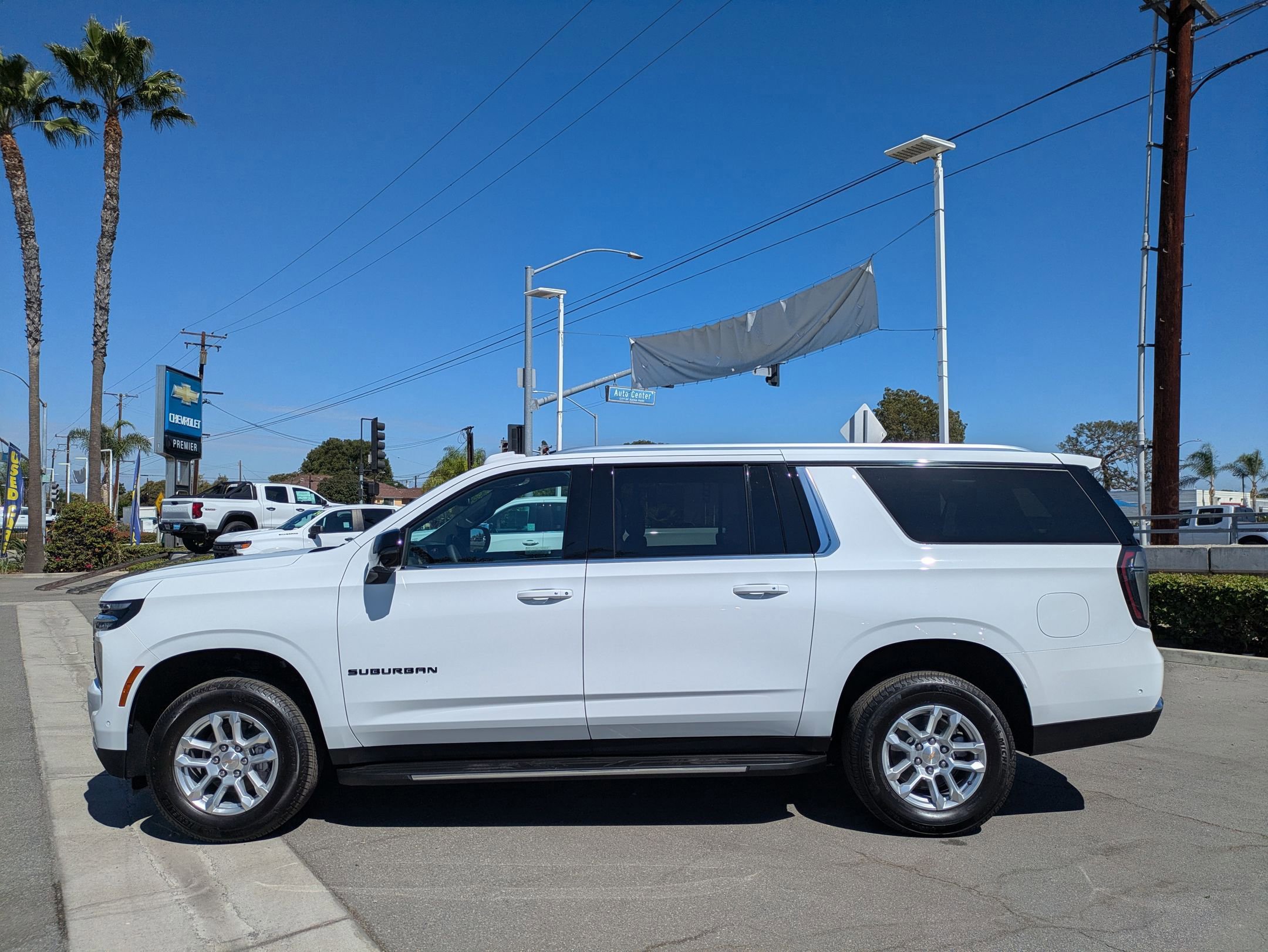 New 2026 Chevrolet Suburban LT w/ Comfort Package image 2