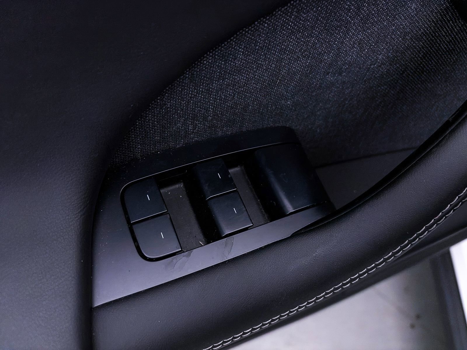 Used 2022 Tesla Model X Plaid image 16