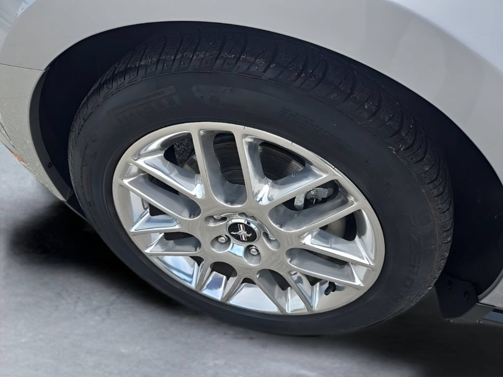 Used 2012 Ford Mustang Premium RWD image 31