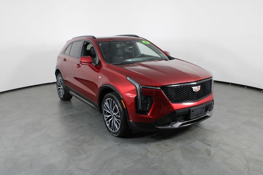 Used 2025 Cadillac XT4 Sport FWD image 4