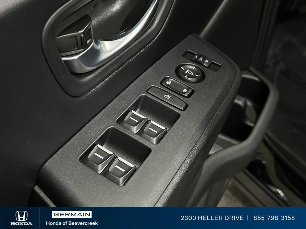 Used 2025 Honda Pilot Sport image 18