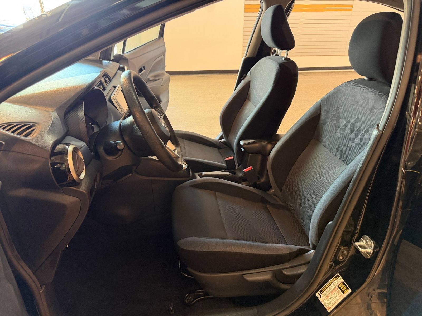 Used 2025 Nissan Versa SV FWD image 25