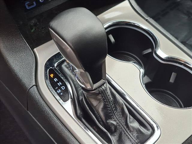 Used 2021 Jeep Grand Cherokee Laredo AWD/4WD image 12