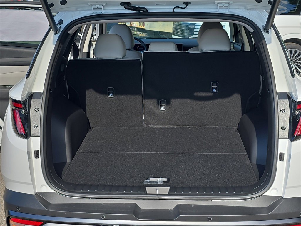 New 2025 Hyundai Tucson Limited image 12