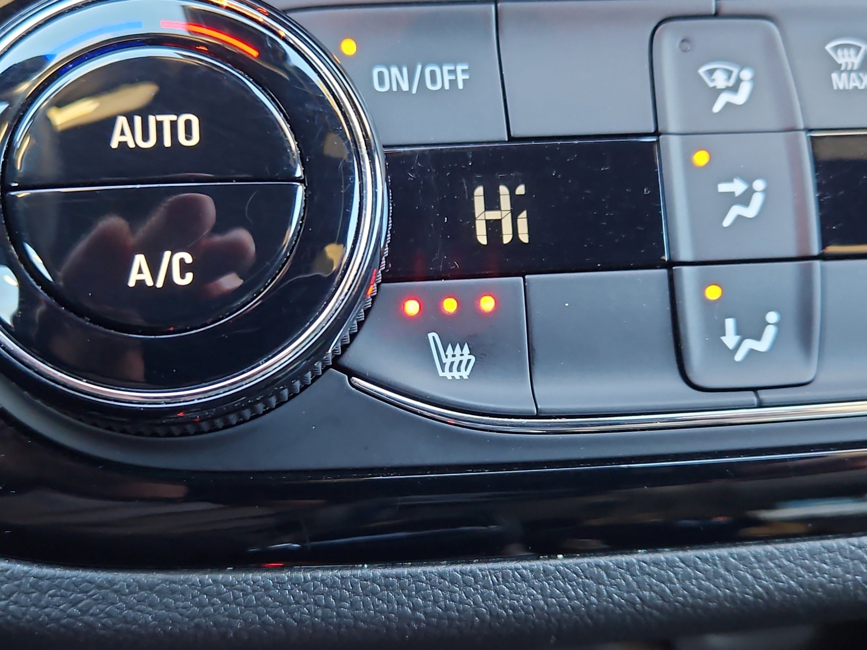 Used 2024 Buick Envista Sport Touring w/ Convenience I Package image 9