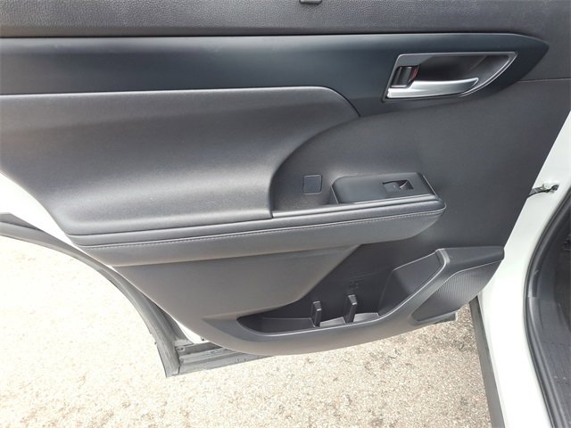 Used 2024 Toyota Highlander XLE image 20