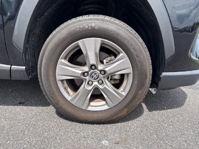 Used 2023 Toyota RAV4 XLE AWD/4WD image 11