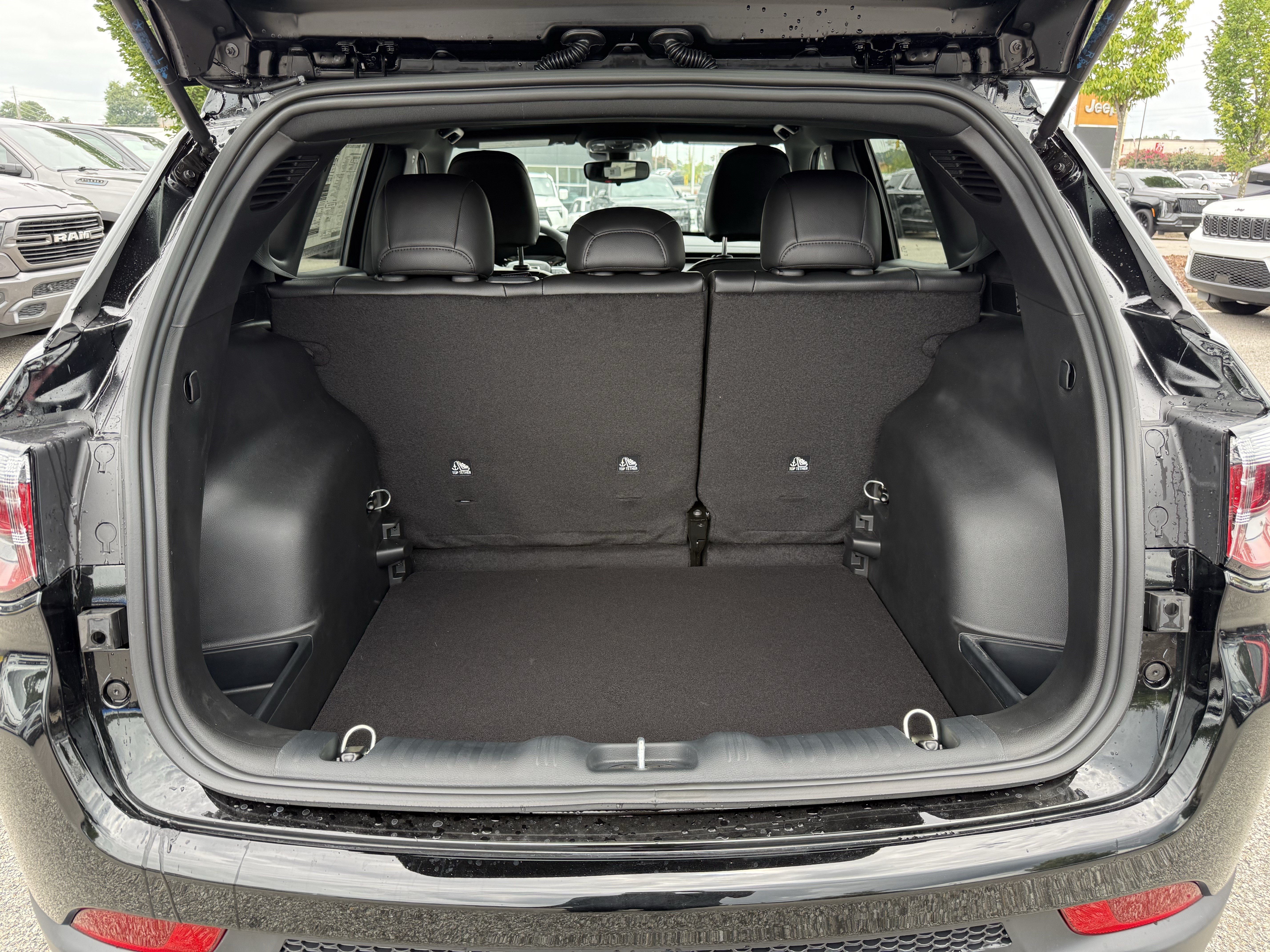 New 2026 Jeep Compass Latitude AWD/4WD image 32