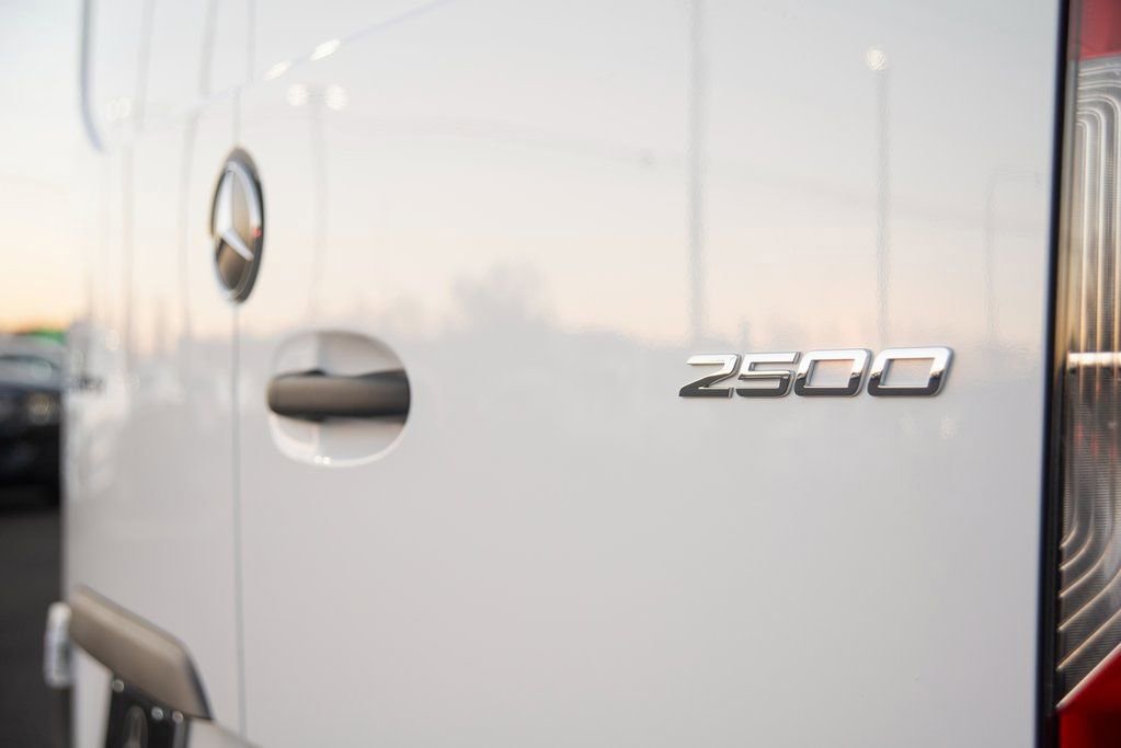 Used 2025 Mercedes-Benz Sprinter 2500 image 16