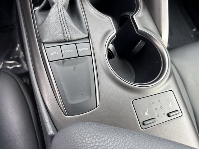 Used 2024 Toyota Camry SE w/ Cold Weather Package FWD image 21