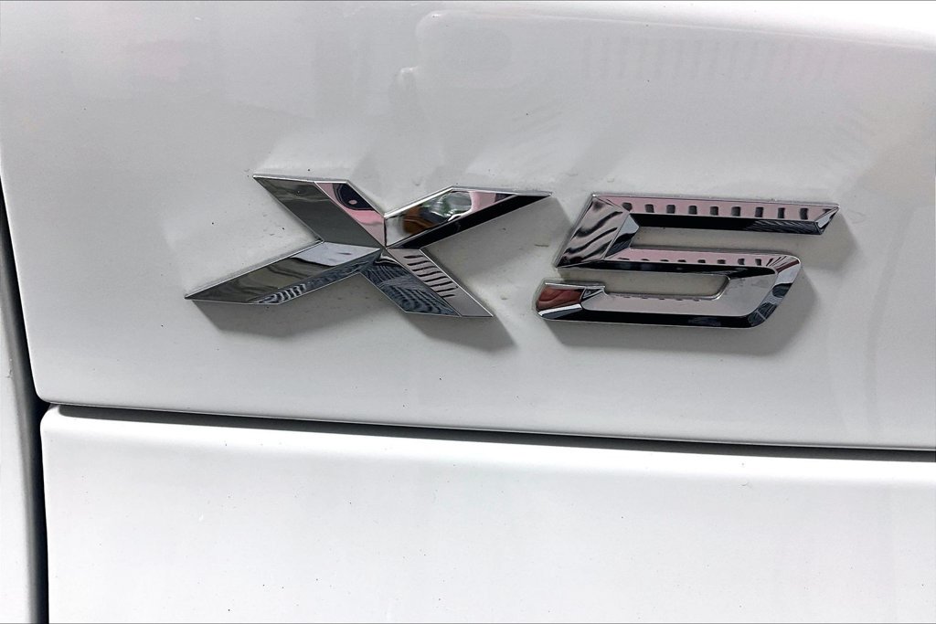 Used 2022 BMW X5 xDrive40i w/ Premium Package AWD/4WD image 14