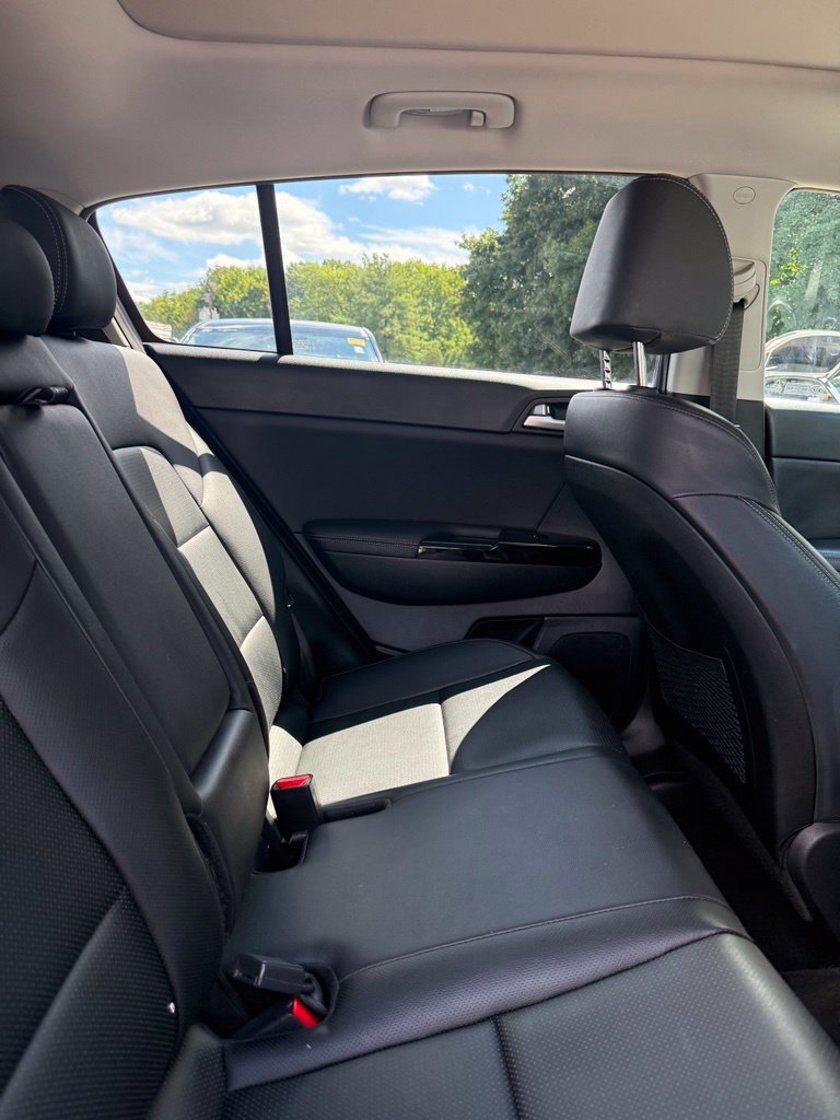 Used 2022 Kia Sportage EX AWD/4WD image 10