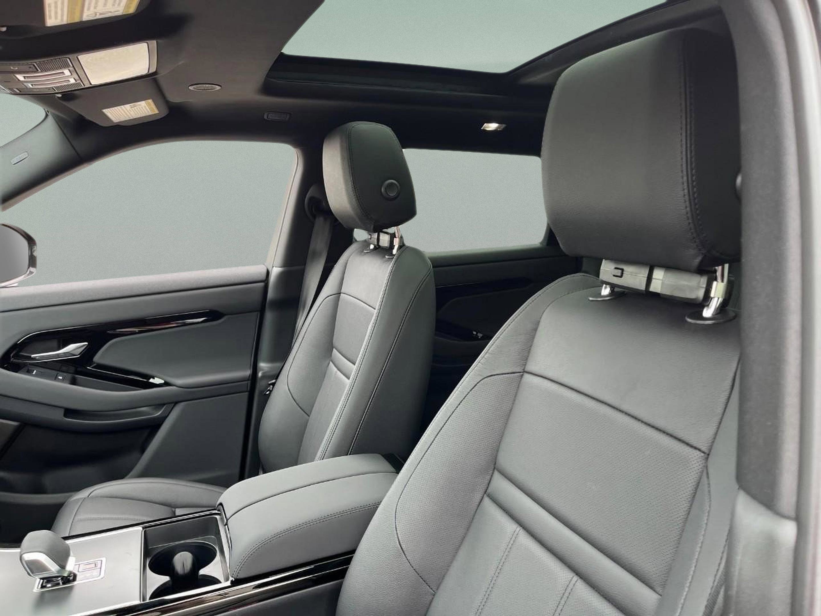 Used 2026 Land Rover Range Rover Evoque S image 36