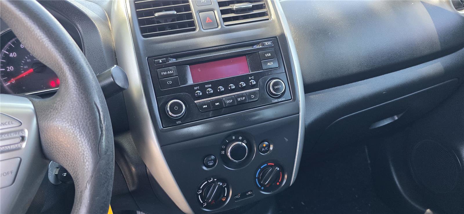 Used 2015 Nissan Versa SV FWD image 16
