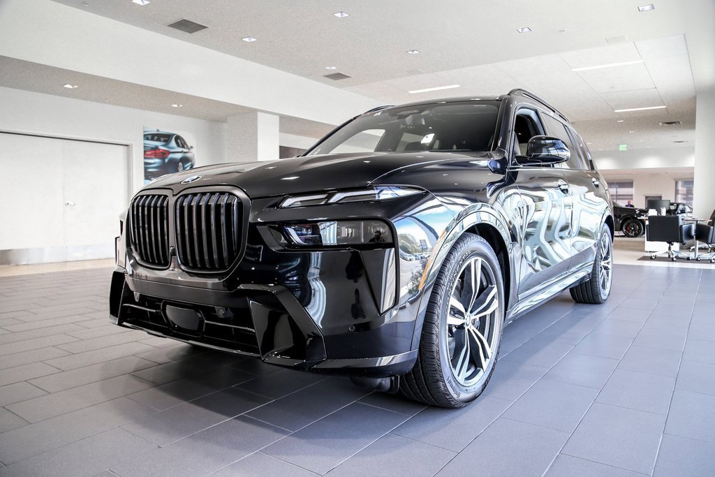 New 2026 BMW X7 xDrive40i w/ M Sport Package