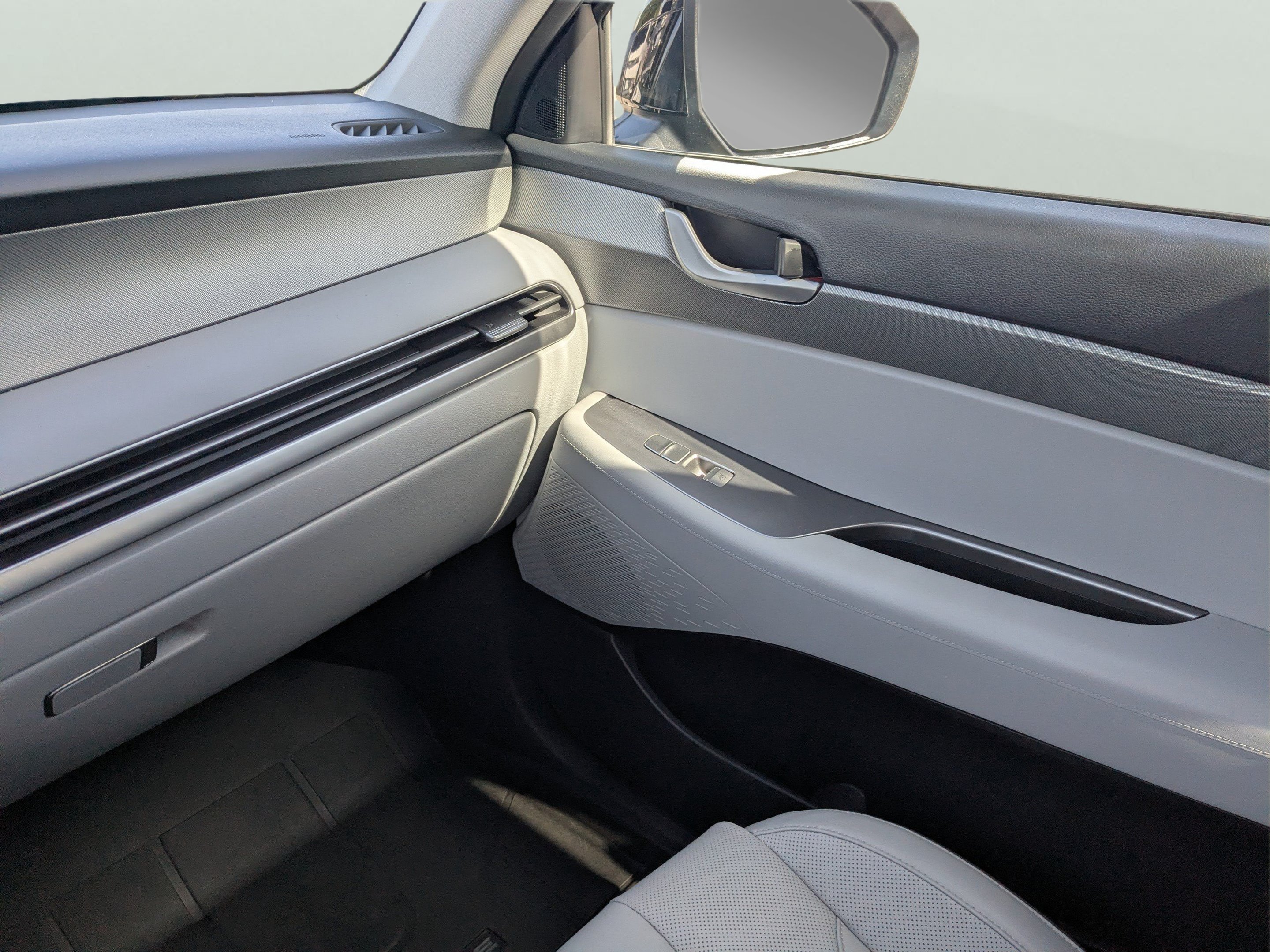 Used 2025 Hyundai Palisade SEL FWD image 16
