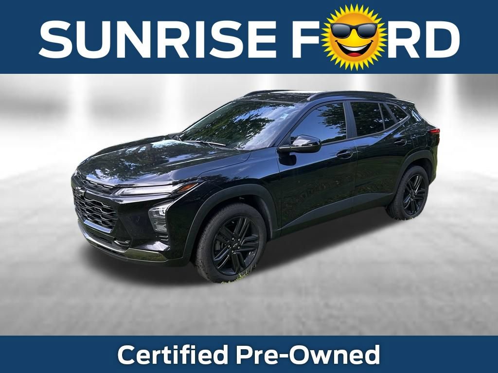 Used 2024 Chevrolet Trax ACTIV w/ Sunroof Package FWD image 1