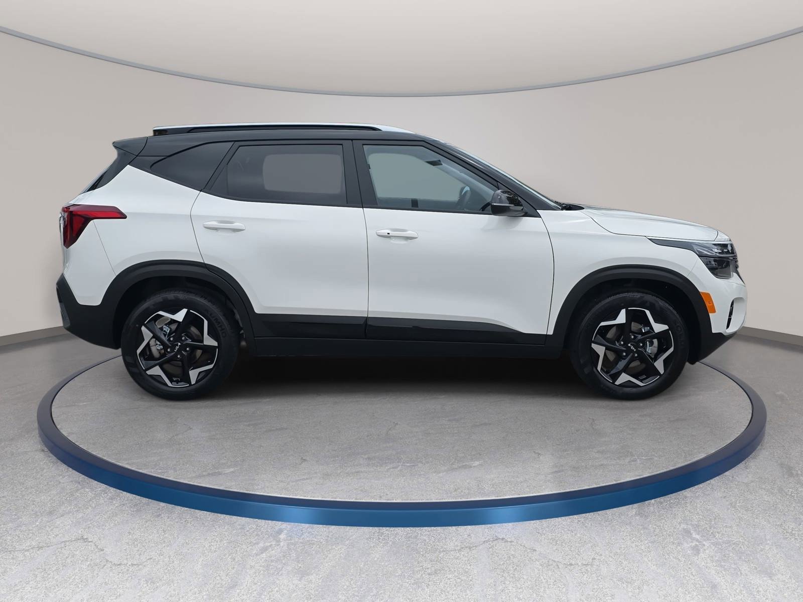 New 2026 Kia Seltos S FWD image 4