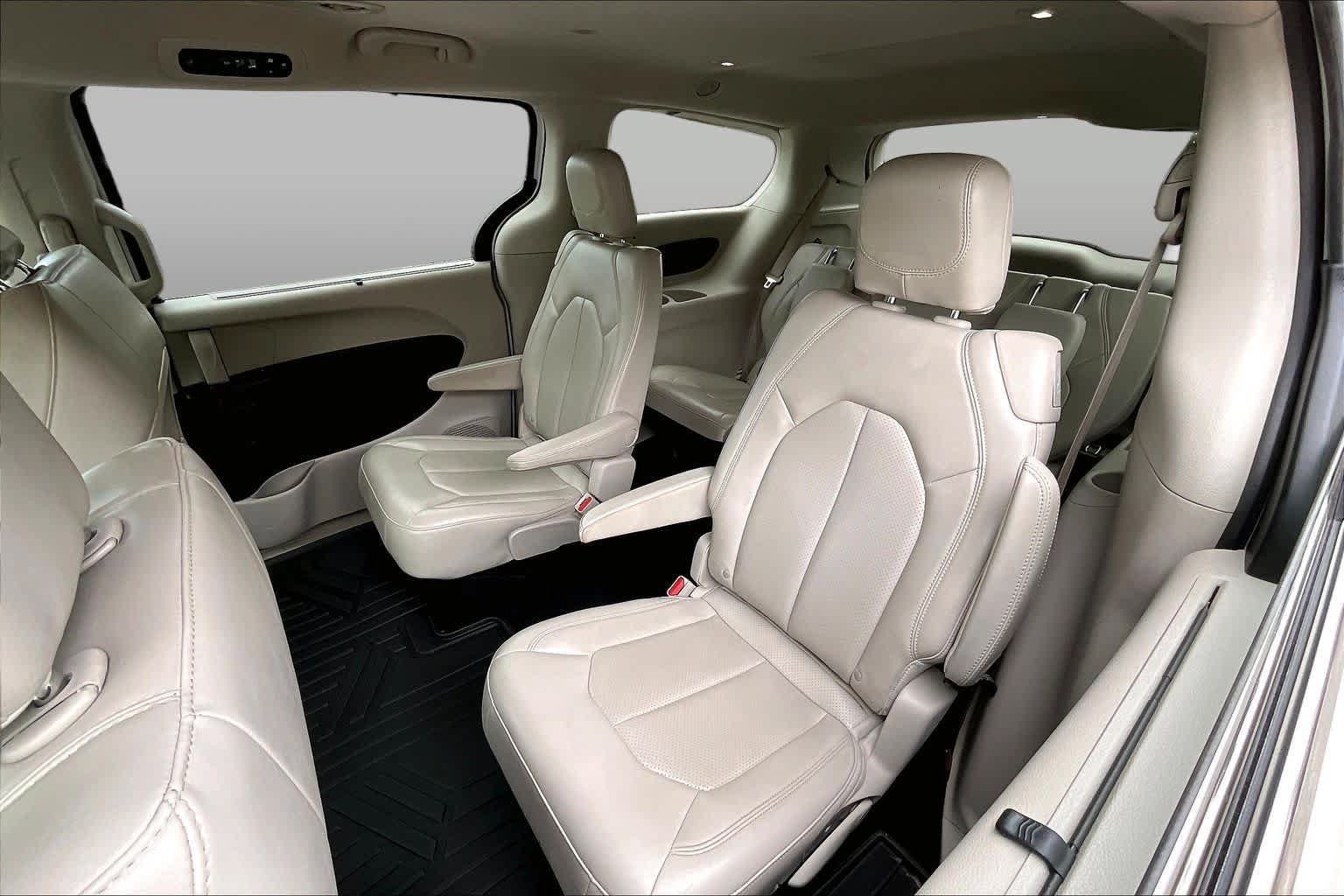 Used 2021 Chrysler Voyager Lxi FWD image 25