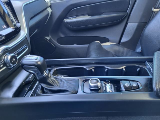 Used 2019 Volvo XC60 T6 Momentum w/ Premium Package image 19