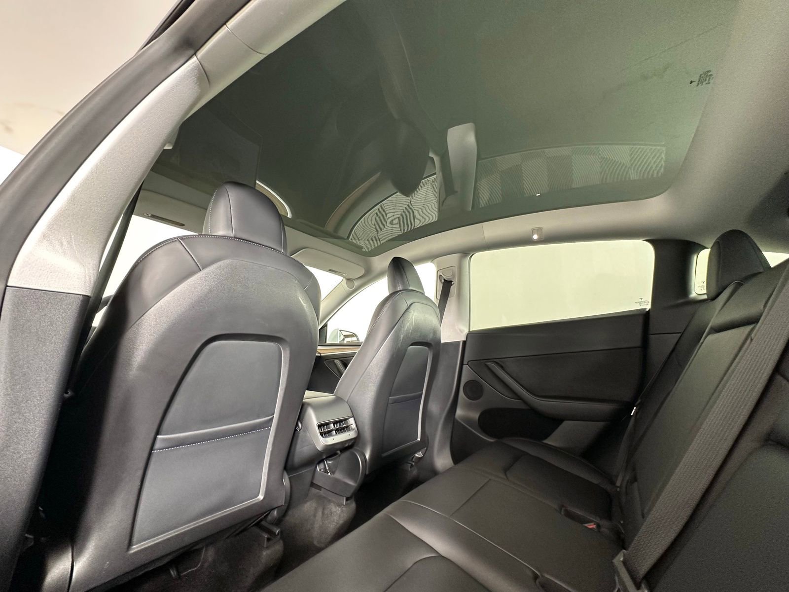 Used 2022 Tesla Model Y Long Range image 6