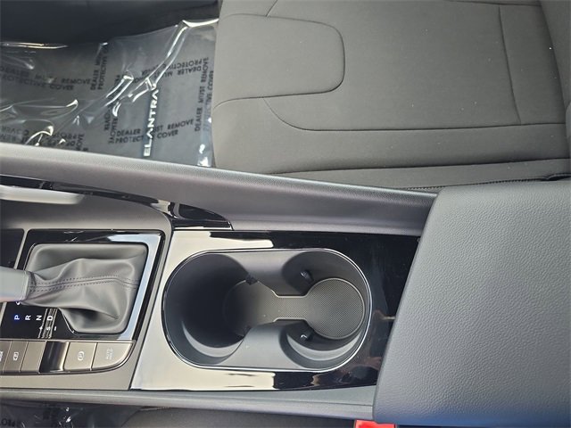 New 2025 Hyundai Elantra SEL image 21