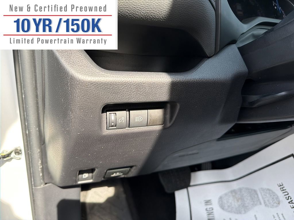 Used 2025 Toyota RAV4 XLE image 17