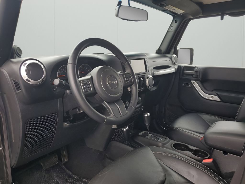 Used 2014 Jeep Wrangler Unlimited Sahara w/ Connectivity Group image 29