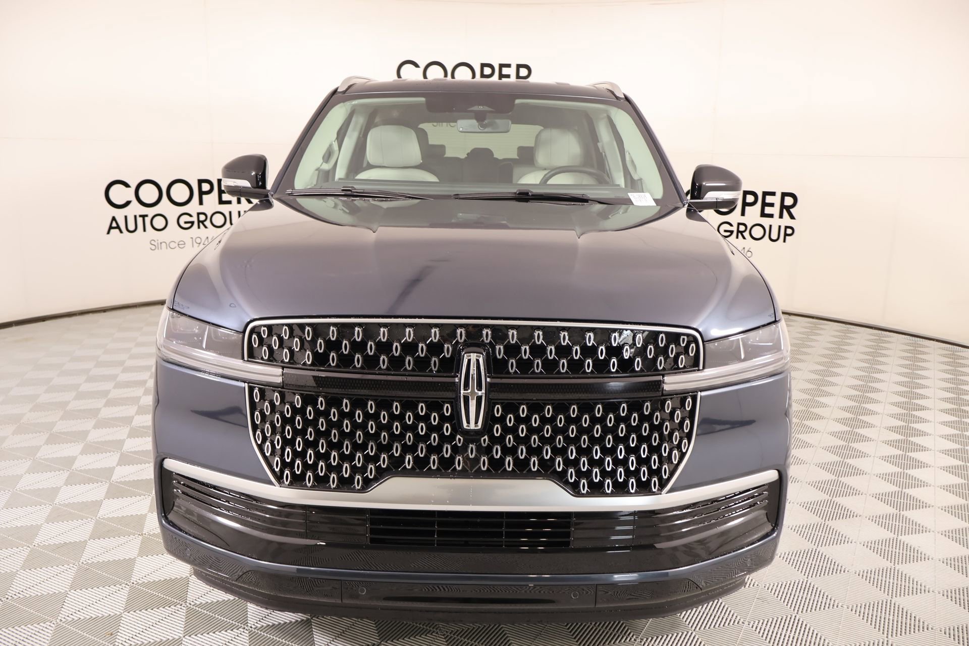New 2026 Lincoln Navigator Premiere AWD/4WD image 9
