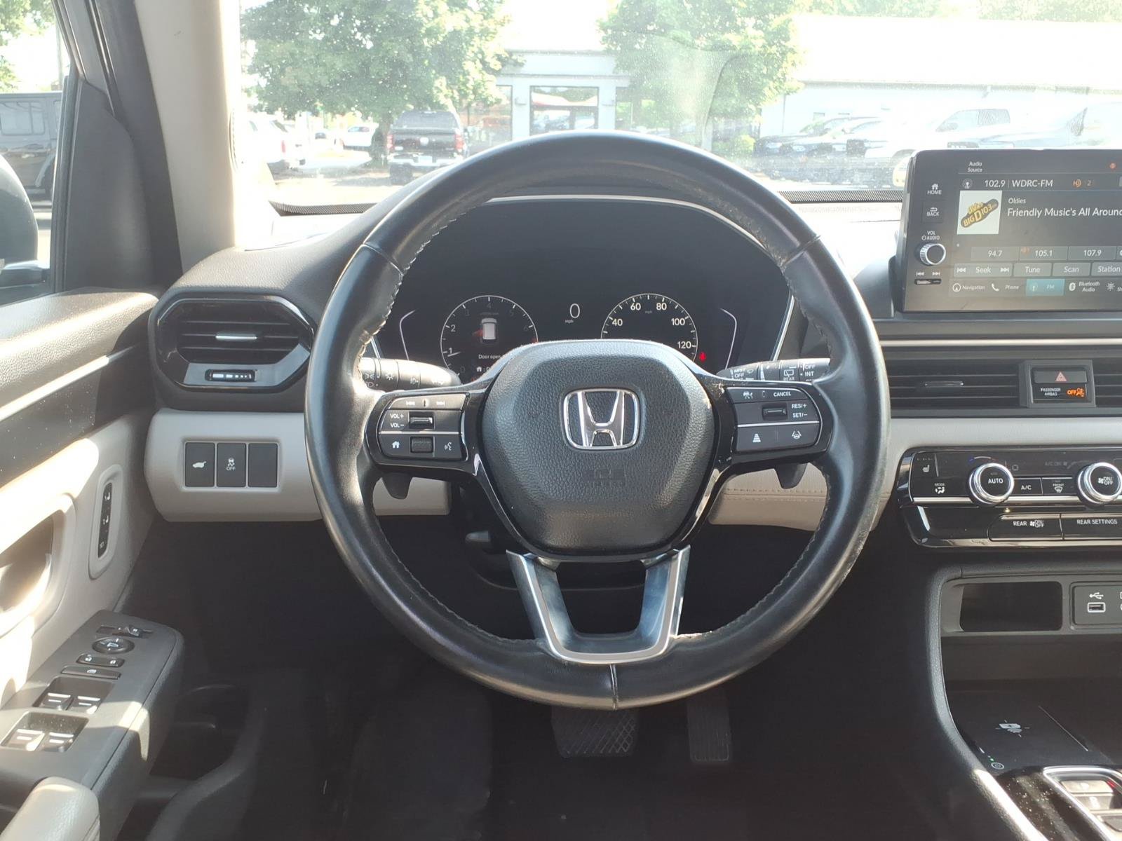 Used 2024 Honda Pilot Touring image 18