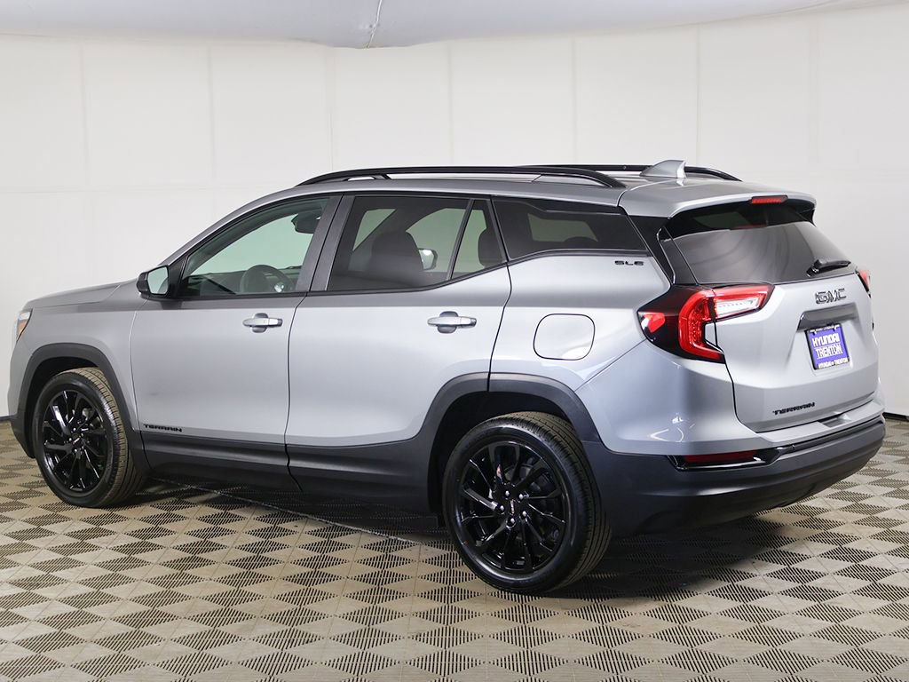 Used 2023 GMC Terrain SLE w/ Driver Convenience Package FWD image 8