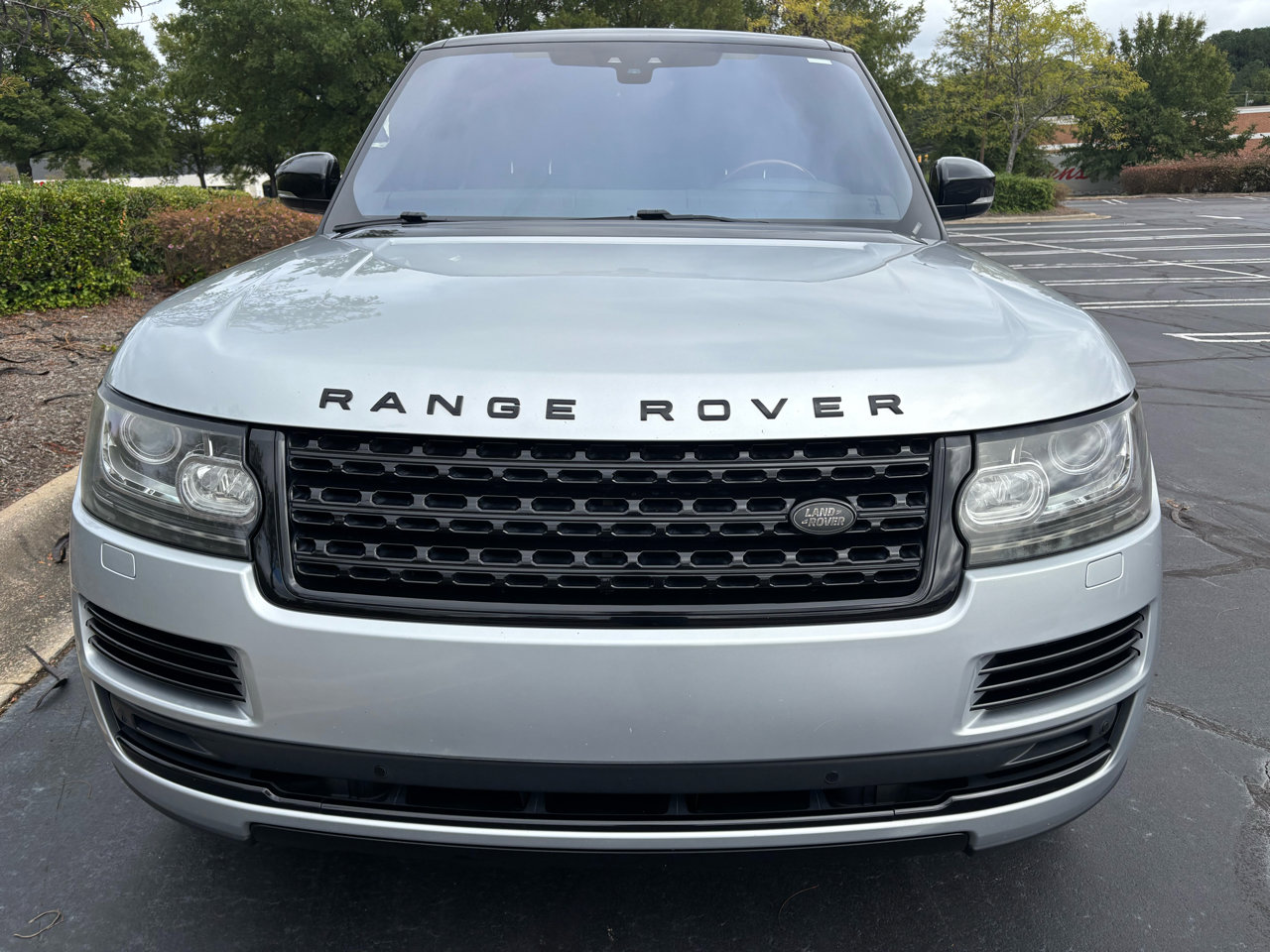 Used 2017 Land Rover Range Rover HSE image 3