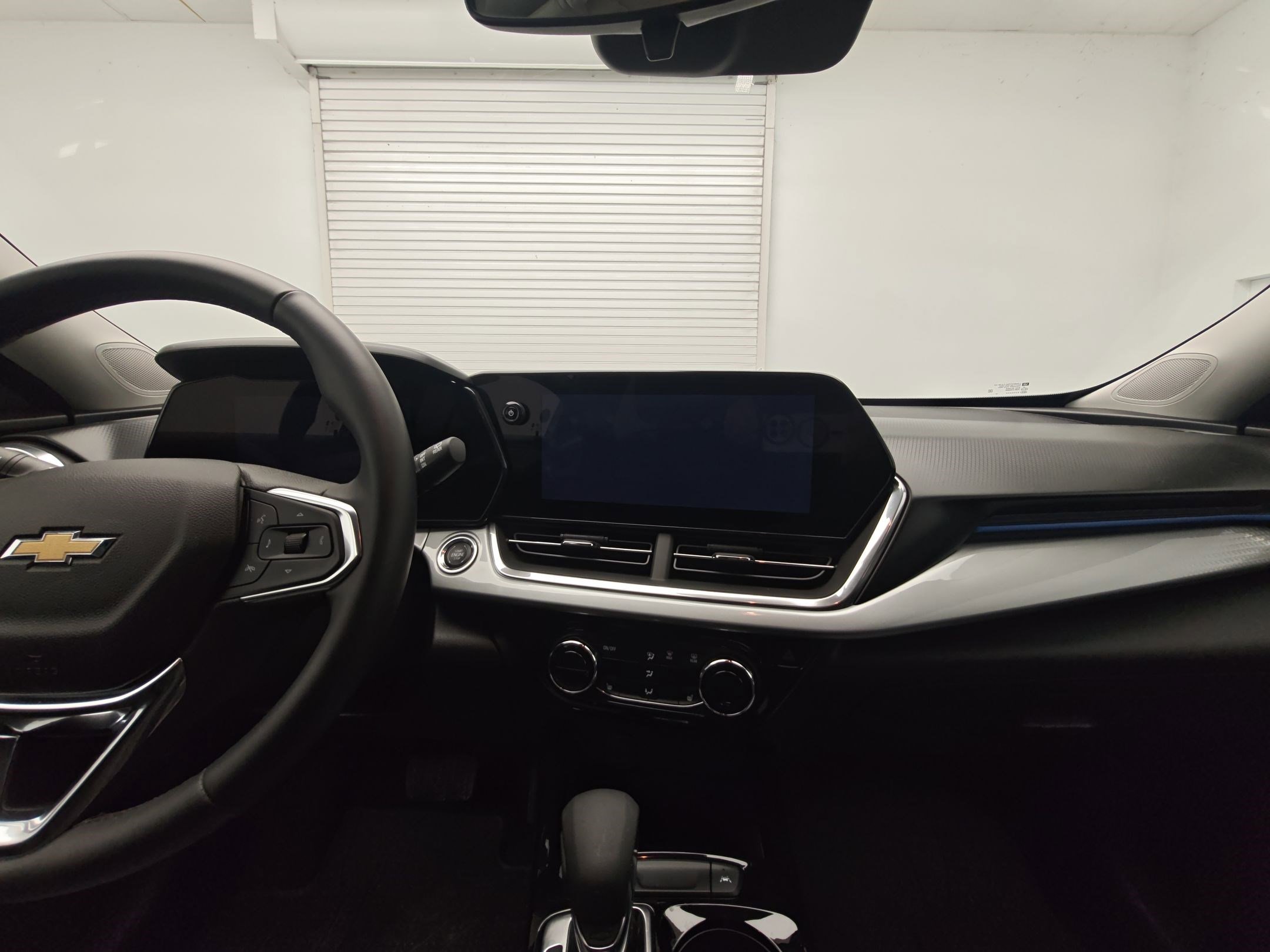 Certified 2024 Chevrolet Trax LT w/ Driver Confidence Package image 20