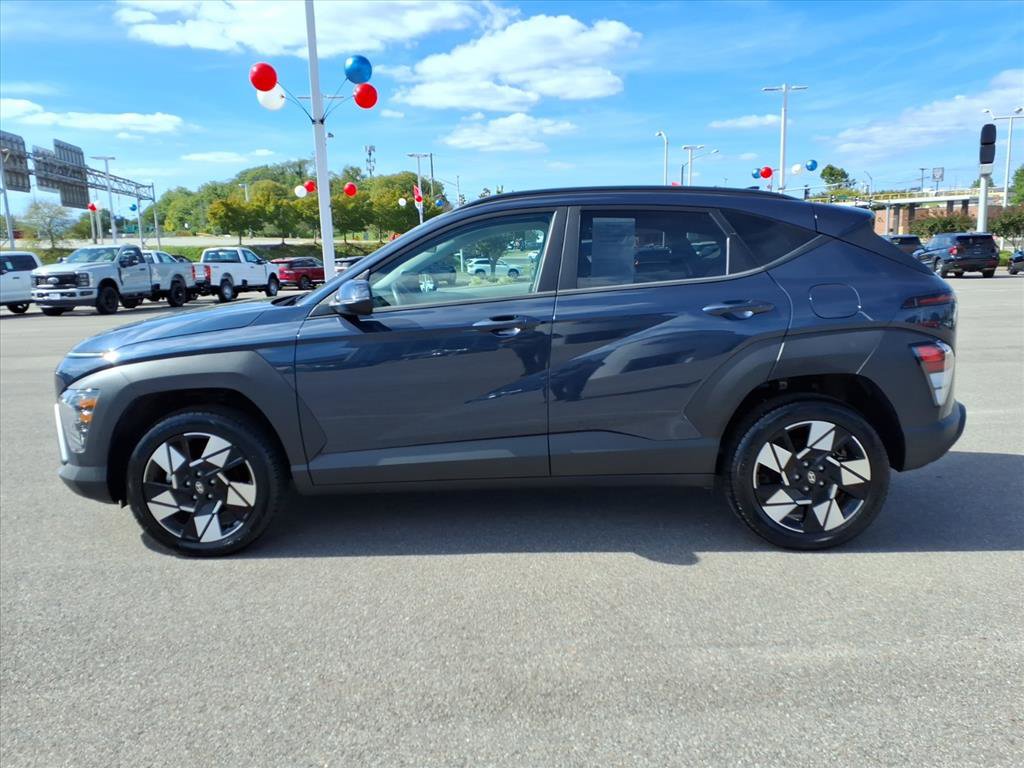 Used 2025 Hyundai Kona SEL image 2