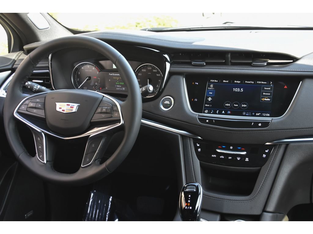 New 2025 Cadillac XT5 Premium Luxury w/ LPO, Floor Liner Package image 18