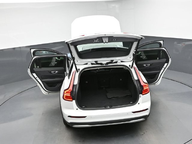 Used 2025 Volvo V60 B5 Cross Country Plus AWD/4WD image 48
