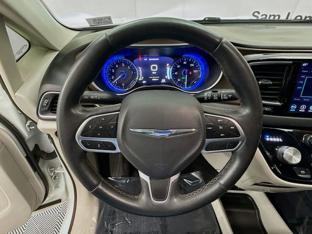 Used 2018 Chrysler Pacifica Touring-L Plus w/ Tire & Wheel Group image 11