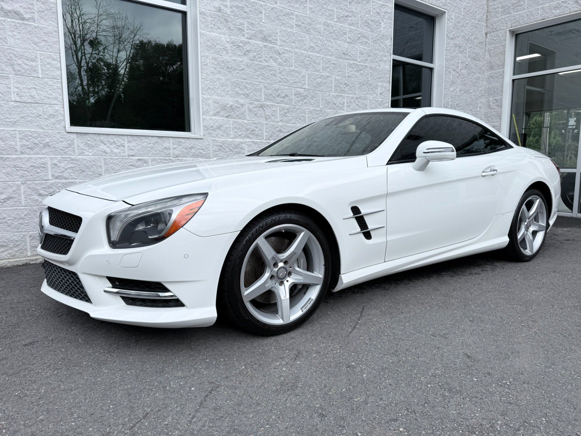 Used 2015 Mercedes-Benz SL 550 image 4