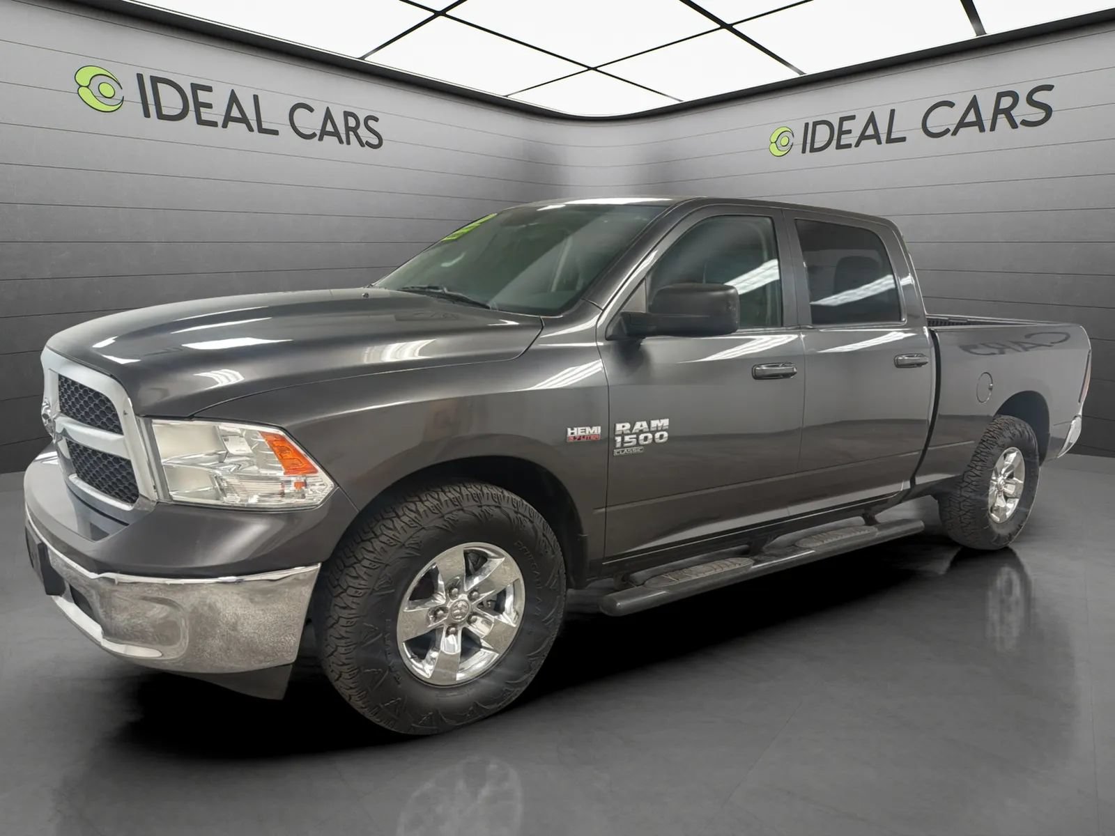 Used 2020 RAM 1500 Classic SLT RWD image 1