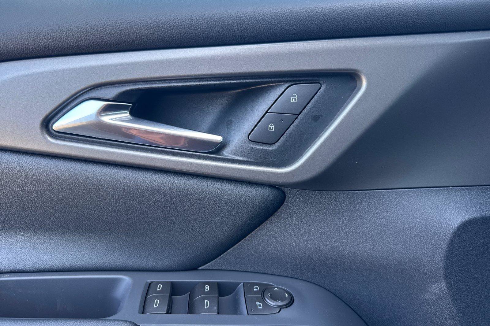 New 2027 Chevrolet Traverse LT w/ Midnight/Sport Edition FWD image 13