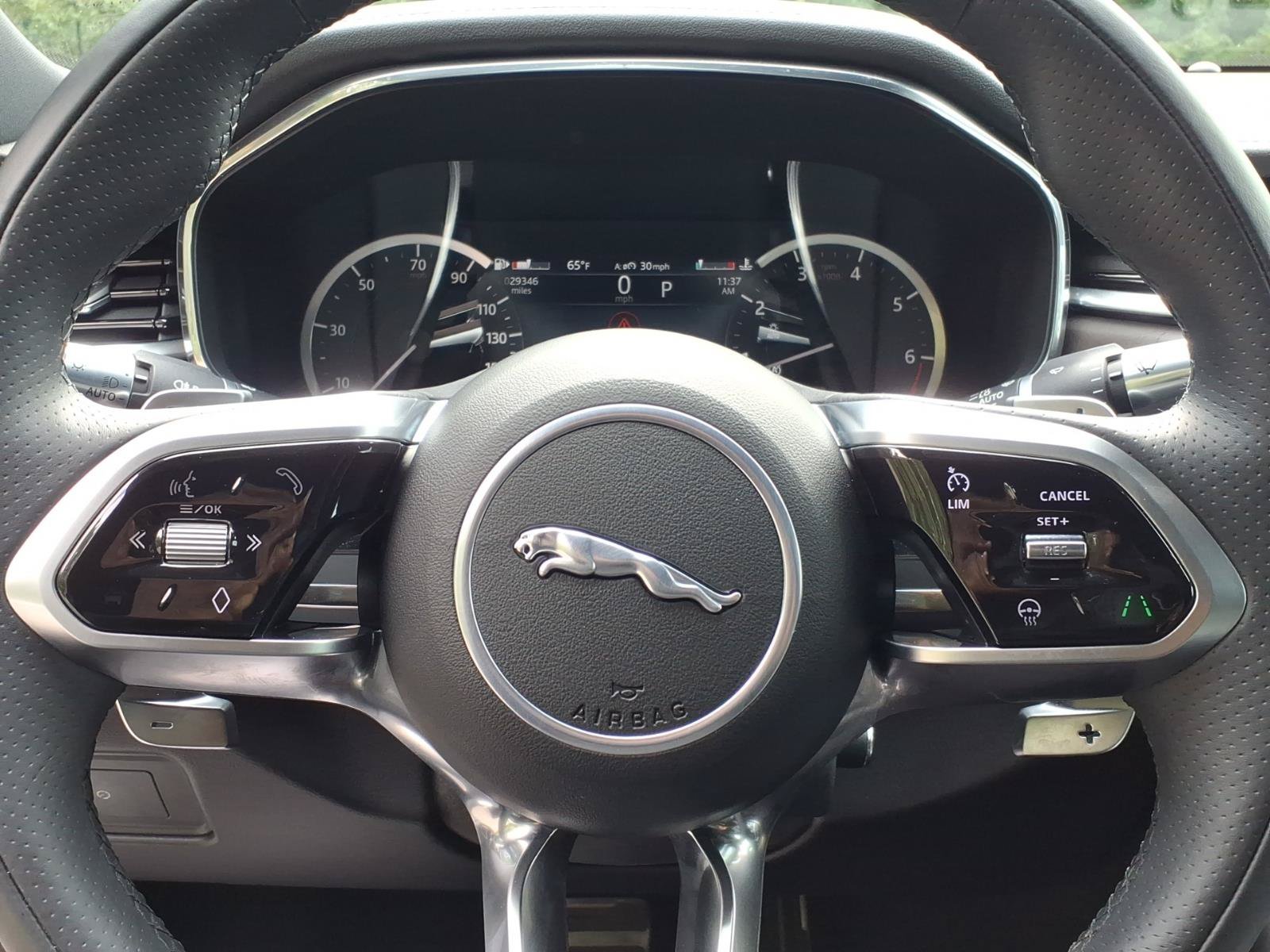 Certified 2022 Jaguar XF R-Dynamic SE AWD/4WD image 11