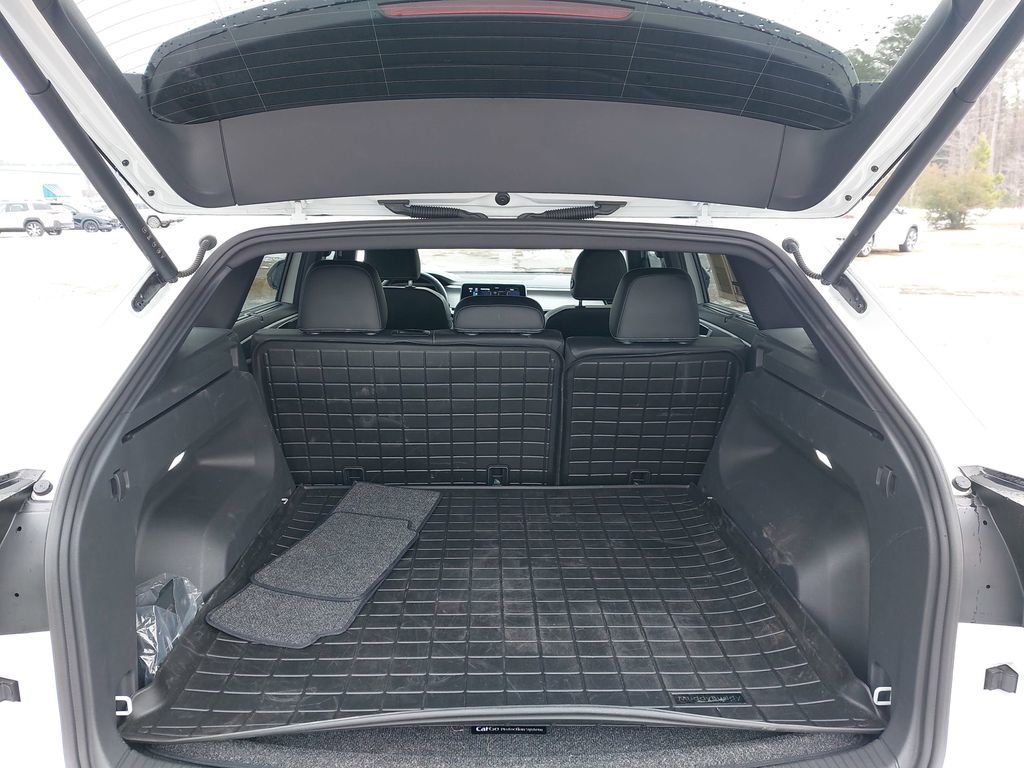 Used 2025 Volkswagen Atlas Cross Sport SE image 11