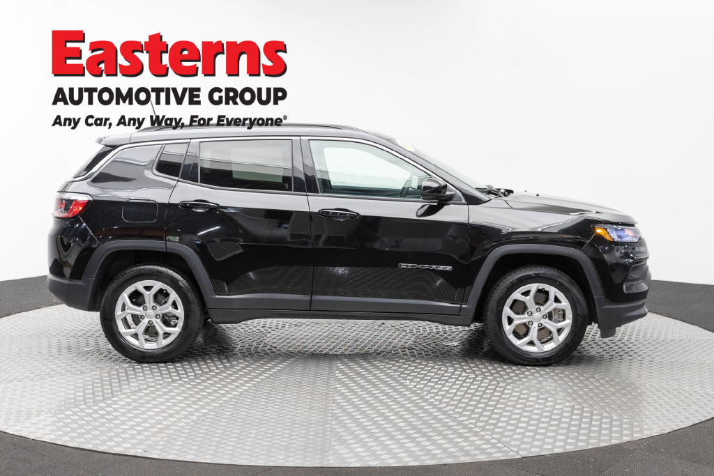 Used 2024 Jeep Compass Latitude AWD/4WD image 6
