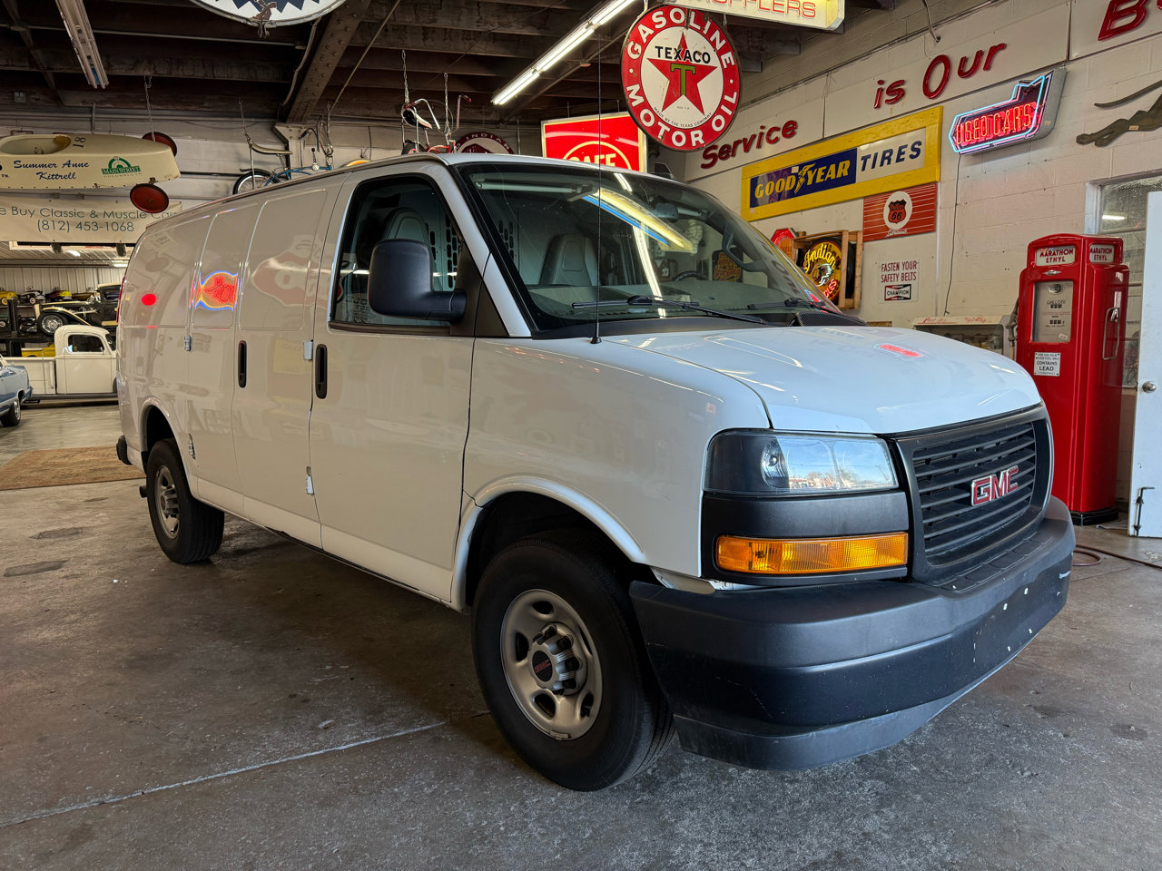 Used 2023 GMC Savana 2500 w/ Driver Convenience Package image 7