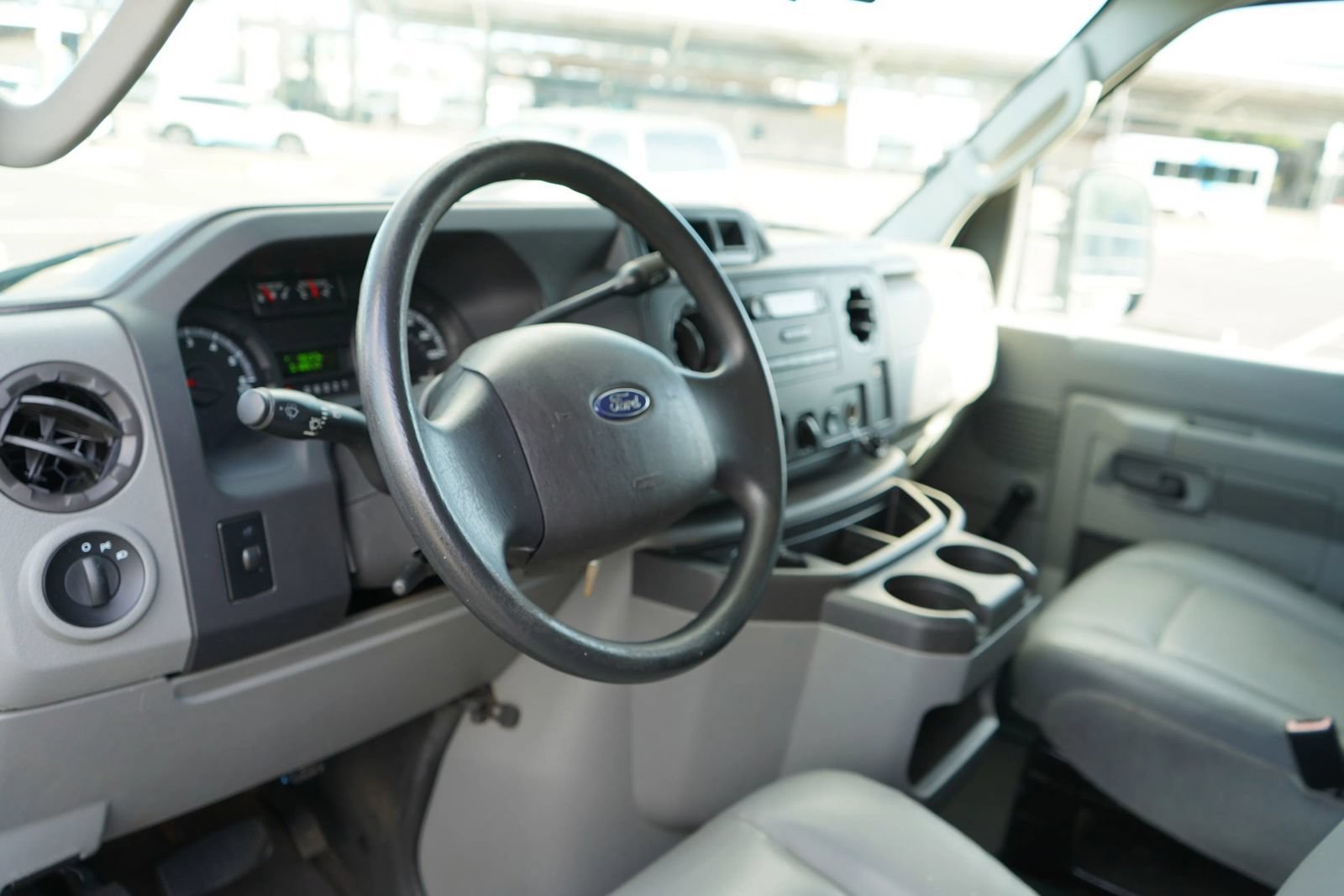 Used 2013 Ford E-150 and Econoline 150 RWD image 9