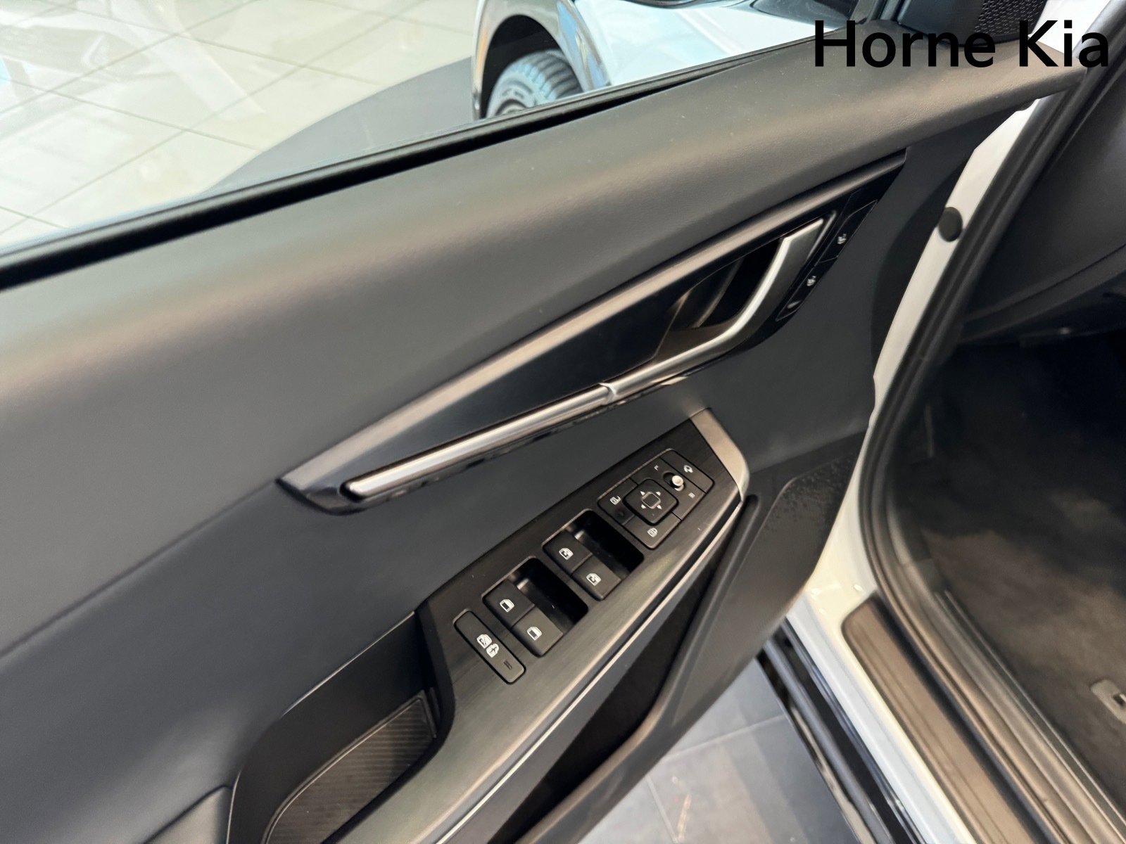 New 2025 Kia EV6 Wind image 10