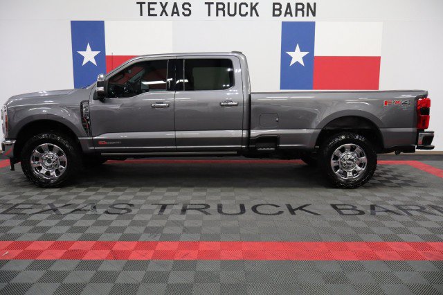 Used 2024 Ford F350 Lariat w/ Lariat Ultimate Package AWD/4WD image 1