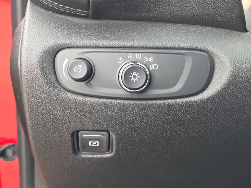 Used 2021 Chevrolet Blazer LT image 21