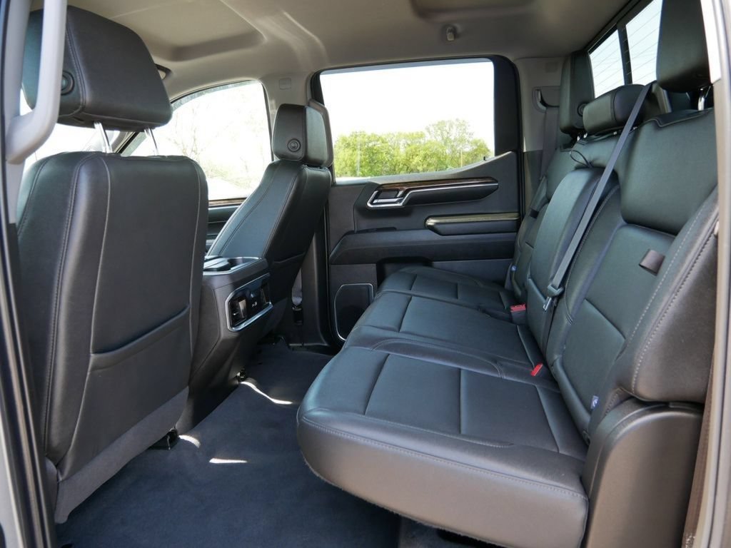 Used 2024 GMC Sierra 1500 Elevation w/ Elevation Premium Package AWD/4WD image 16