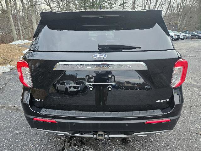 Certified 2021 Ford Explorer XLT w/ Equipment Group 202A image 6